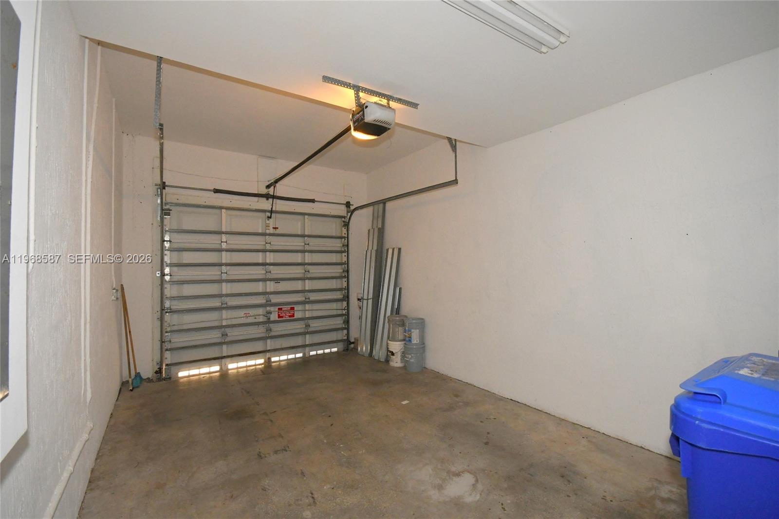 MANDO CONDO - Residential Lease