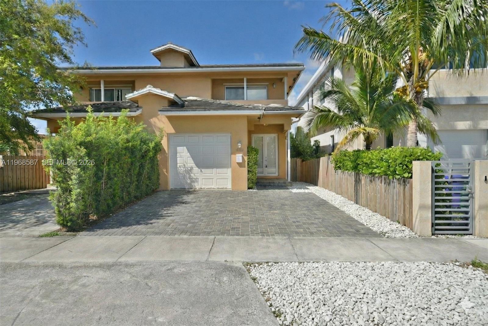 MANDO CONDO - Residential Lease