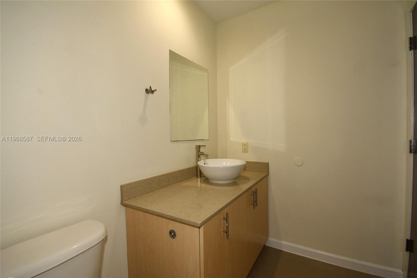 MANDO CONDO - Residential Lease