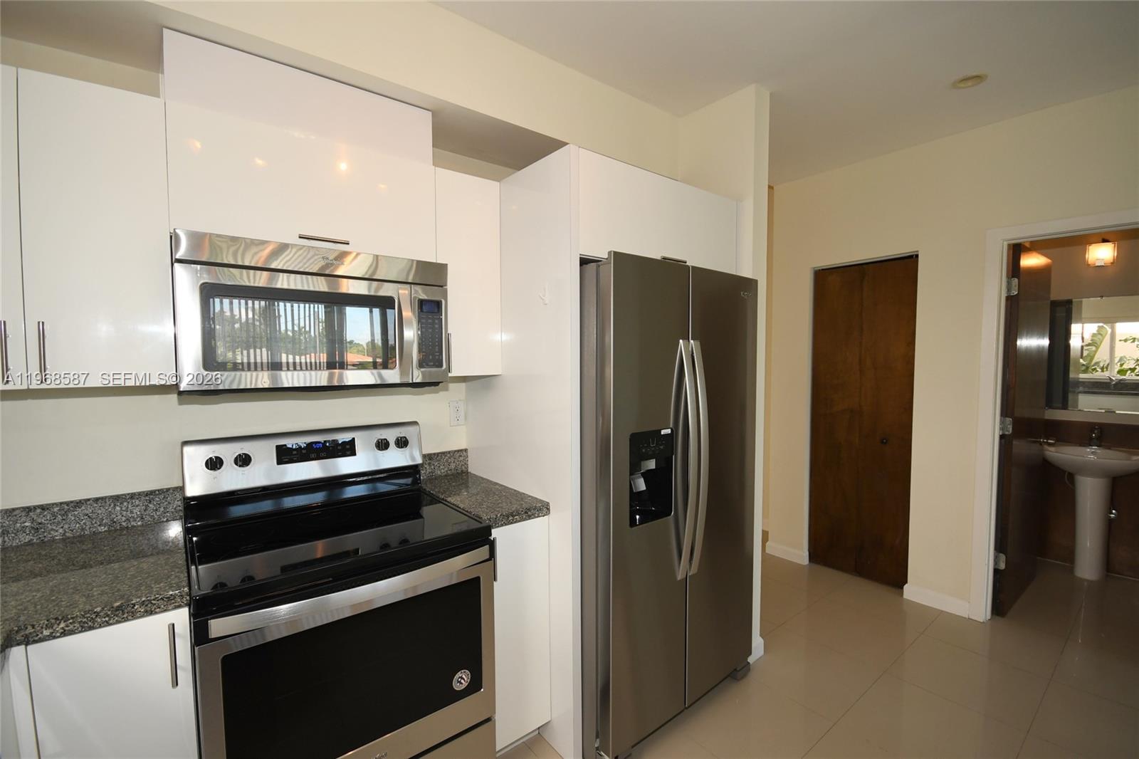 MANDO CONDO - Residential Lease