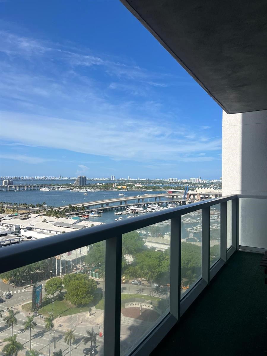 Experience the remarkable opportunity for rental living at Vizcayne Condo in Downtown Miami with this spectacular 1-bedroom,1-bathroom furnished unit. Discover a residence that seamlessly combines luxury, comfort, and convenience. Marvel at the breathtaking city views and indulge in the upscale amenities that set this rental unit. Immerse yourself in the vibrant energy of the surrounding neighborhoods, with convenient access to shopping, dining, and entertainment options. Conveniently located within walking distance to Brickell, American Airlines Arena, Bayside, Brightline and more. Don't miss out on this exceptional chance to elevate your lifestyle with a truly unique and unforgettable rental experience at Vizcayne North Condo. 1 parking space included & washer/dryer inside unit.