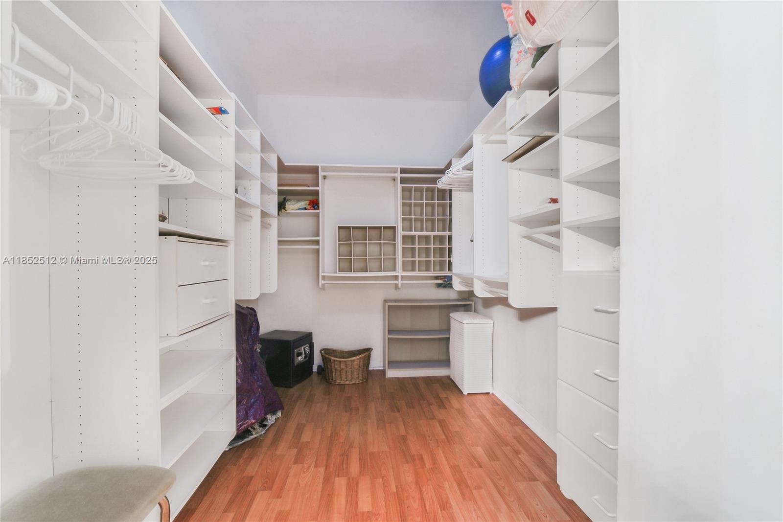 MIRAGE CONDO - Residential Lease