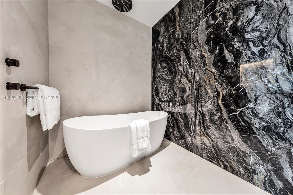 MARINABLUE CONDO - Residential