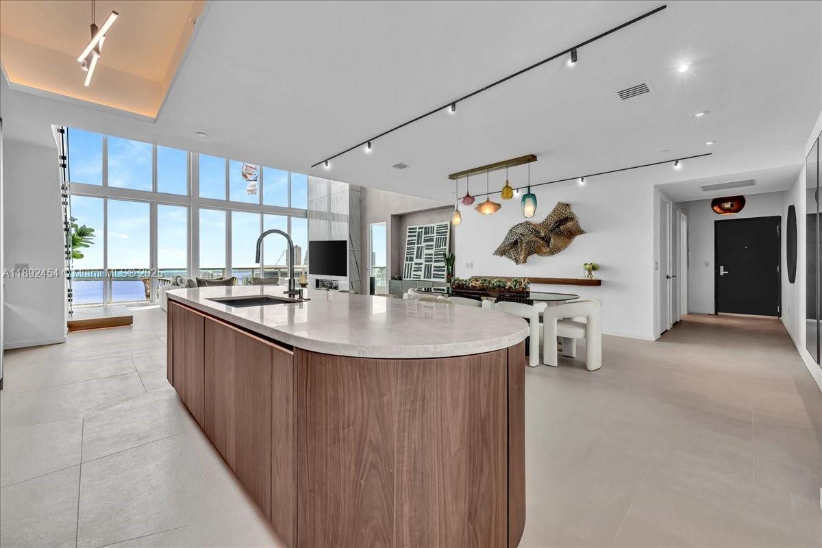 MARINABLUE CONDO - Residential