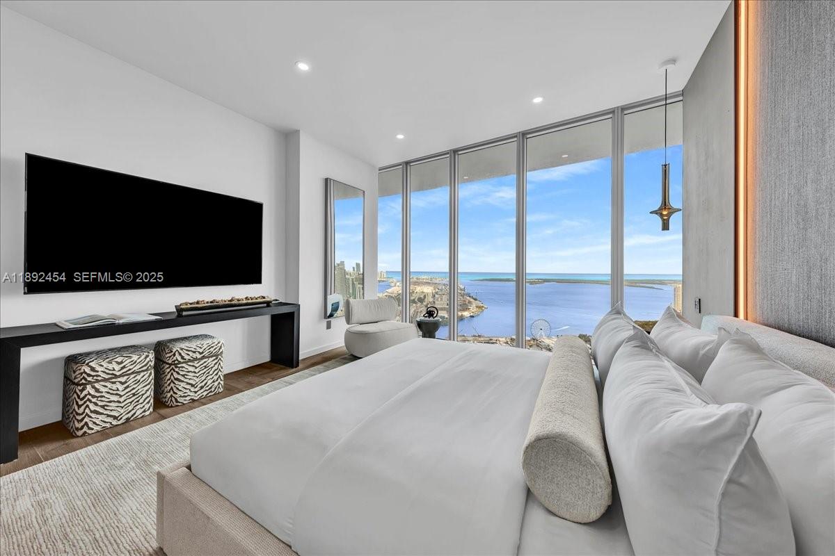 MARINABLUE CONDO - Residential