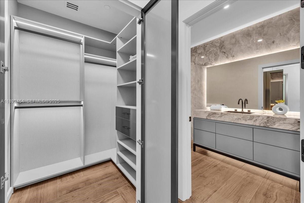 MARINABLUE CONDO - Residential