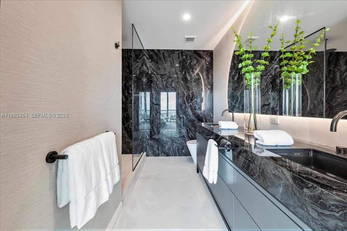 MARINABLUE CONDO - Residential