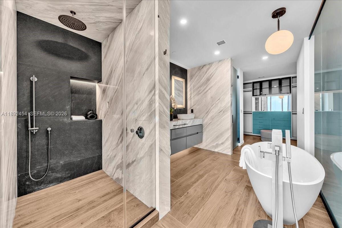 MARINABLUE CONDO - Residential