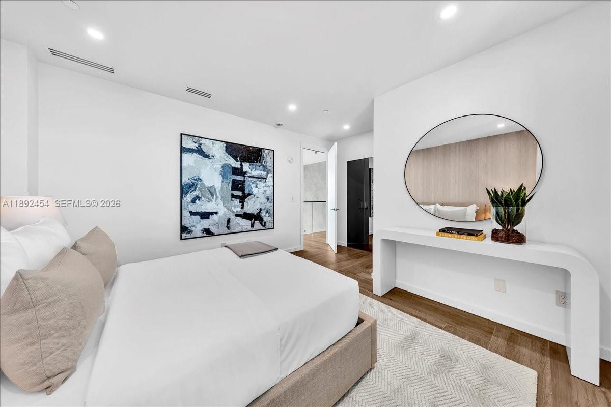 MARINABLUE CONDO - Residential