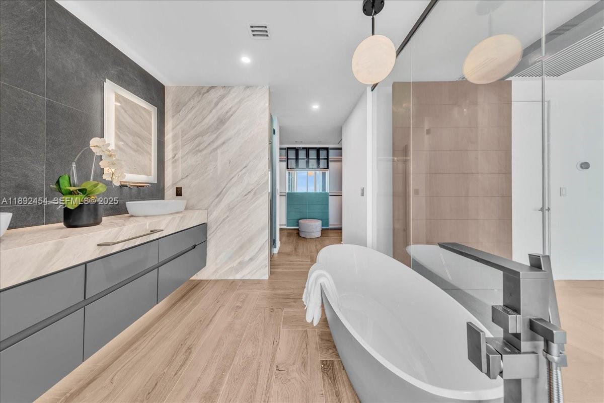 MARINABLUE CONDO - Residential