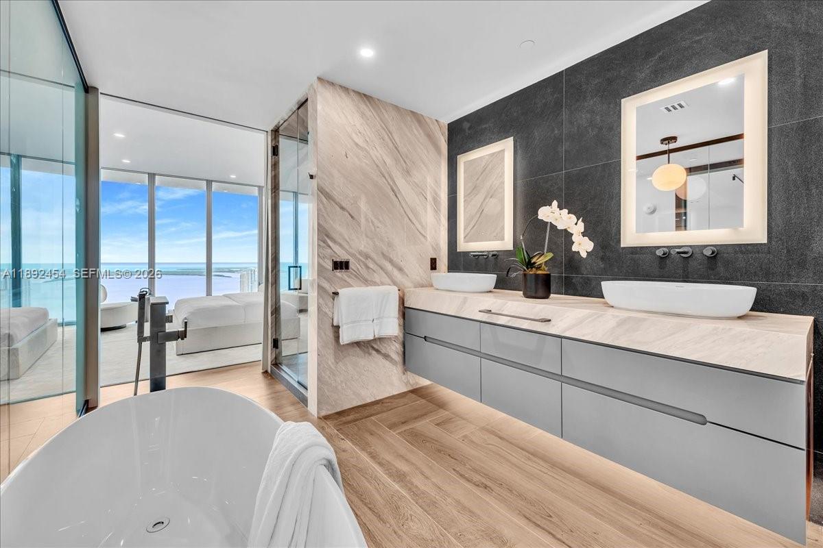 MARINABLUE CONDO - Residential