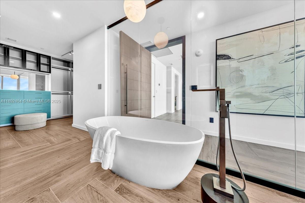 MARINABLUE CONDO - Residential