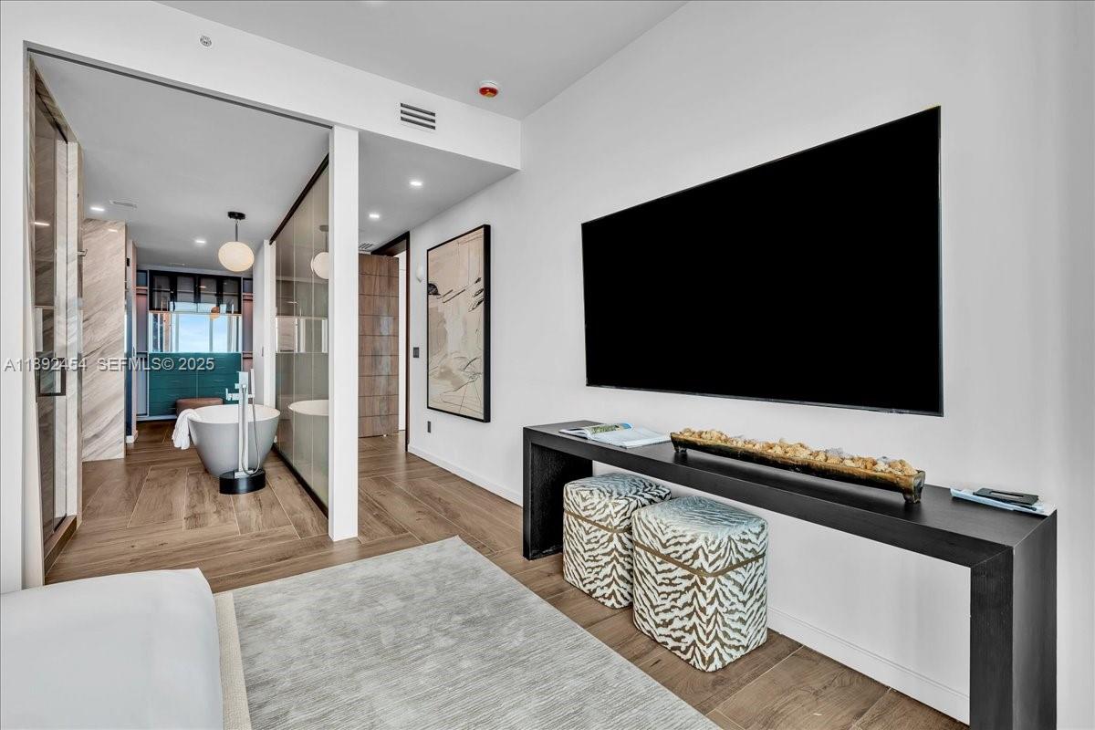 MARINABLUE CONDO - Residential