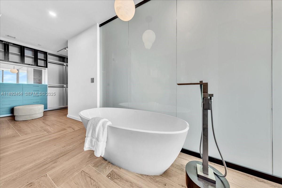 MARINABLUE CONDO - Residential