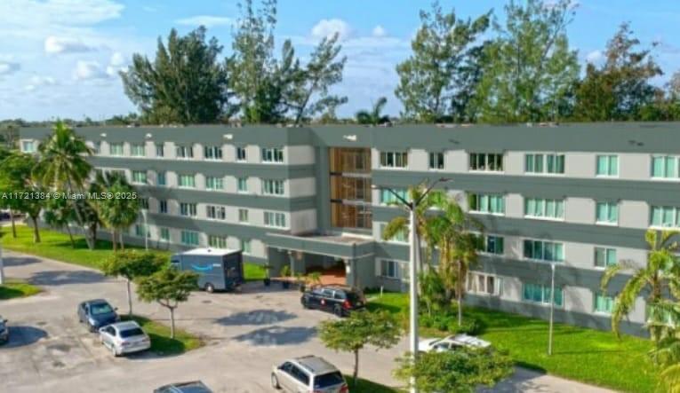 Rental Property at 14850 Naranja Lakes Blvd B1k, Homestead, Miami-Dade County, Florida - Bedrooms: 2 
Bathrooms: 2  - $1,850 MO.