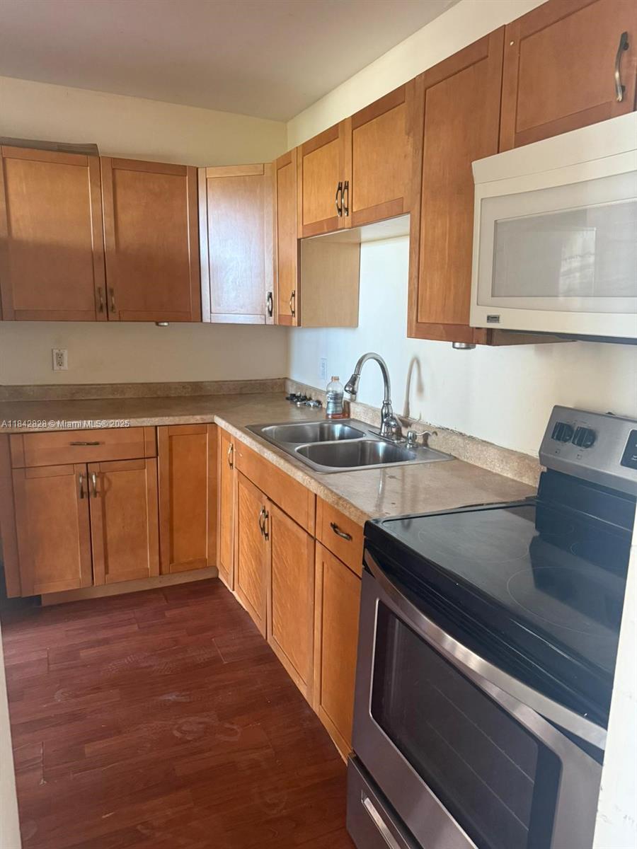 2025 NE 164th St 818