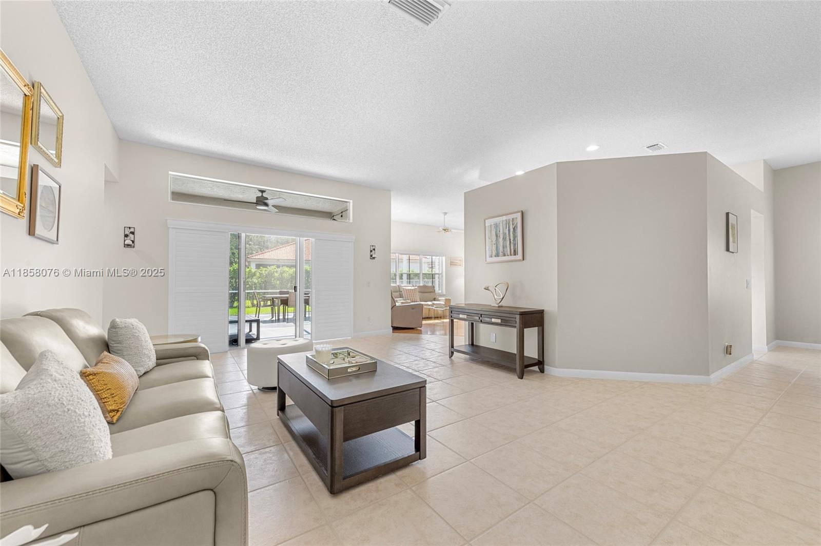 4265 Palmetto Trl