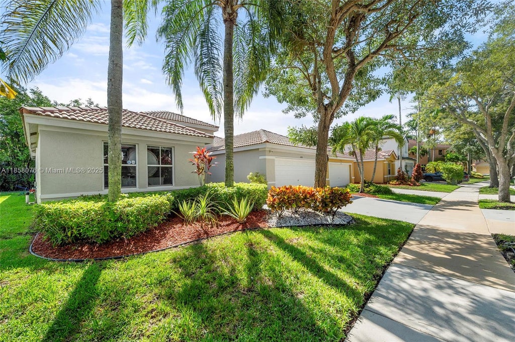 Photo of 4265 Palmetto Trl, Weston, FL 33331 (MLS # A11858076)