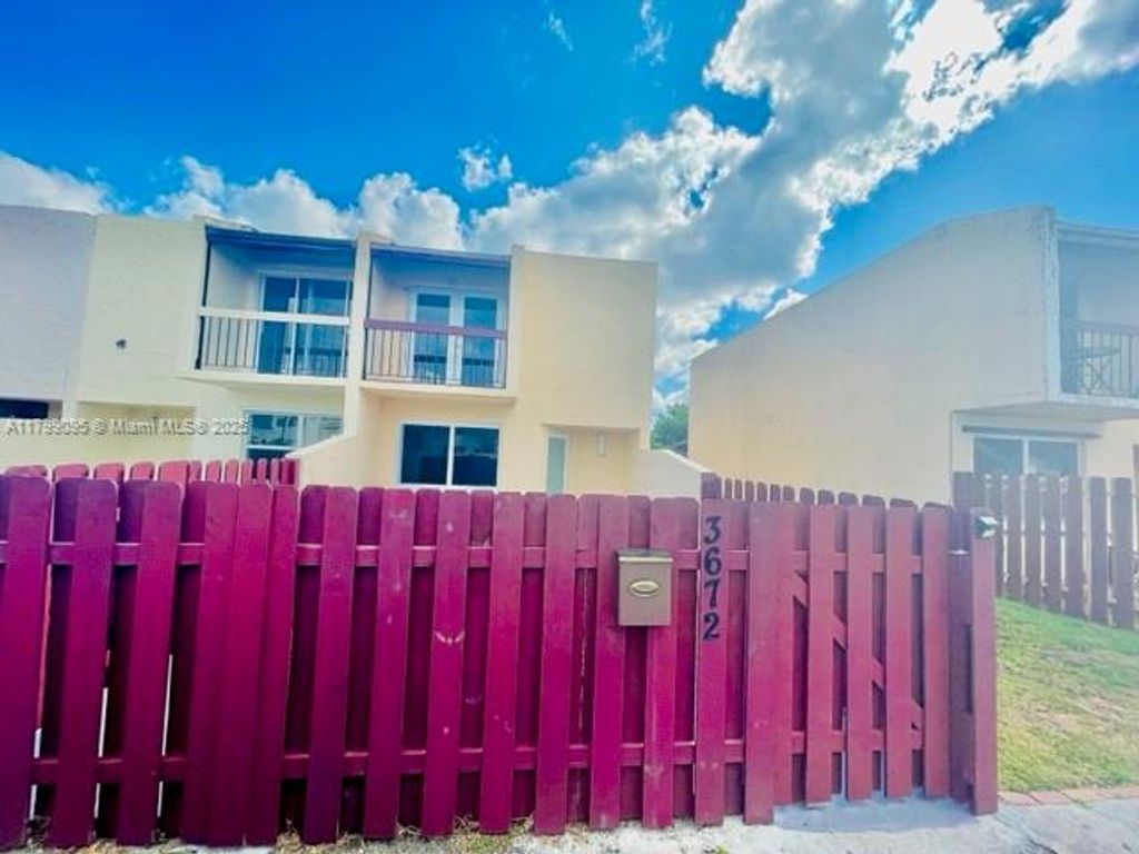 Photo of 3672 SW 59th Ave #7, Davie, FL 33314 (MLS # A11799095)