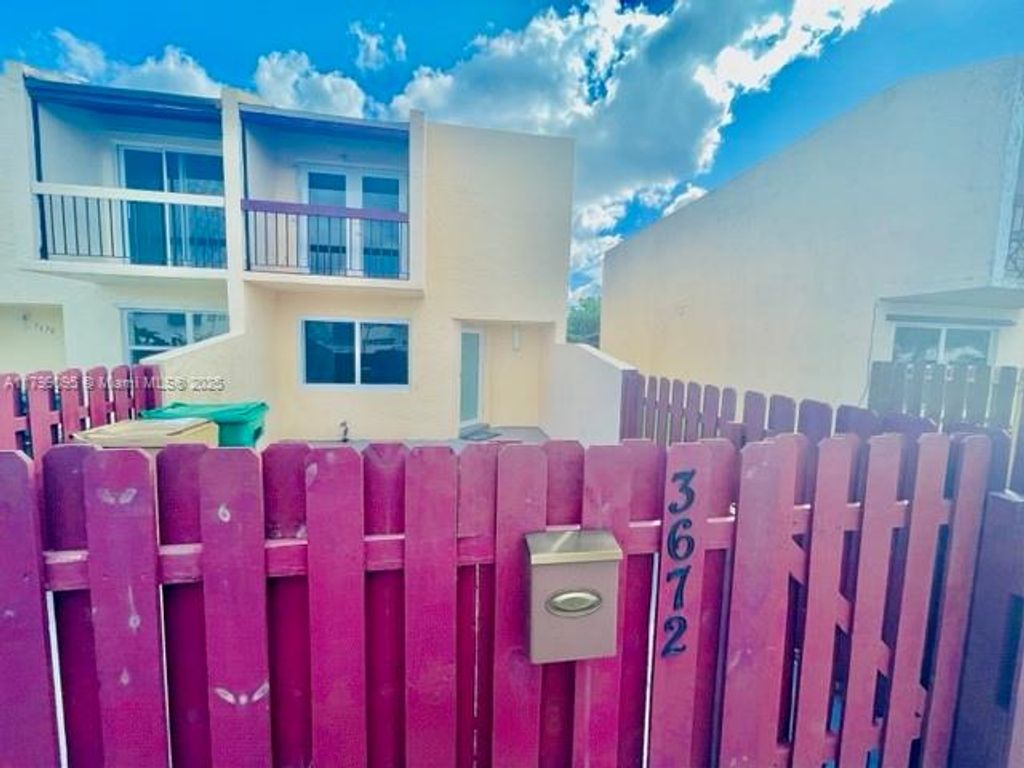 Photo of 3672 SW 59th Ave #7, Davie, FL 33314 (MLS # A11799095)