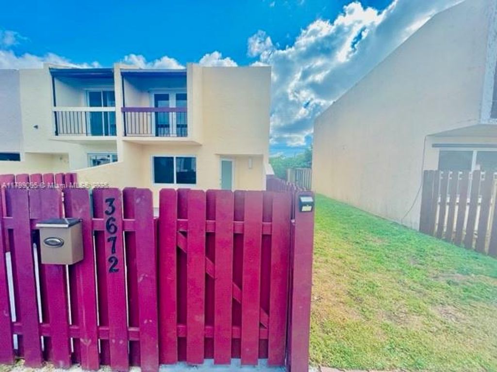 Photo of 3672 SW 59th Ave #7, Davie, FL 33314 (MLS # A11799095)