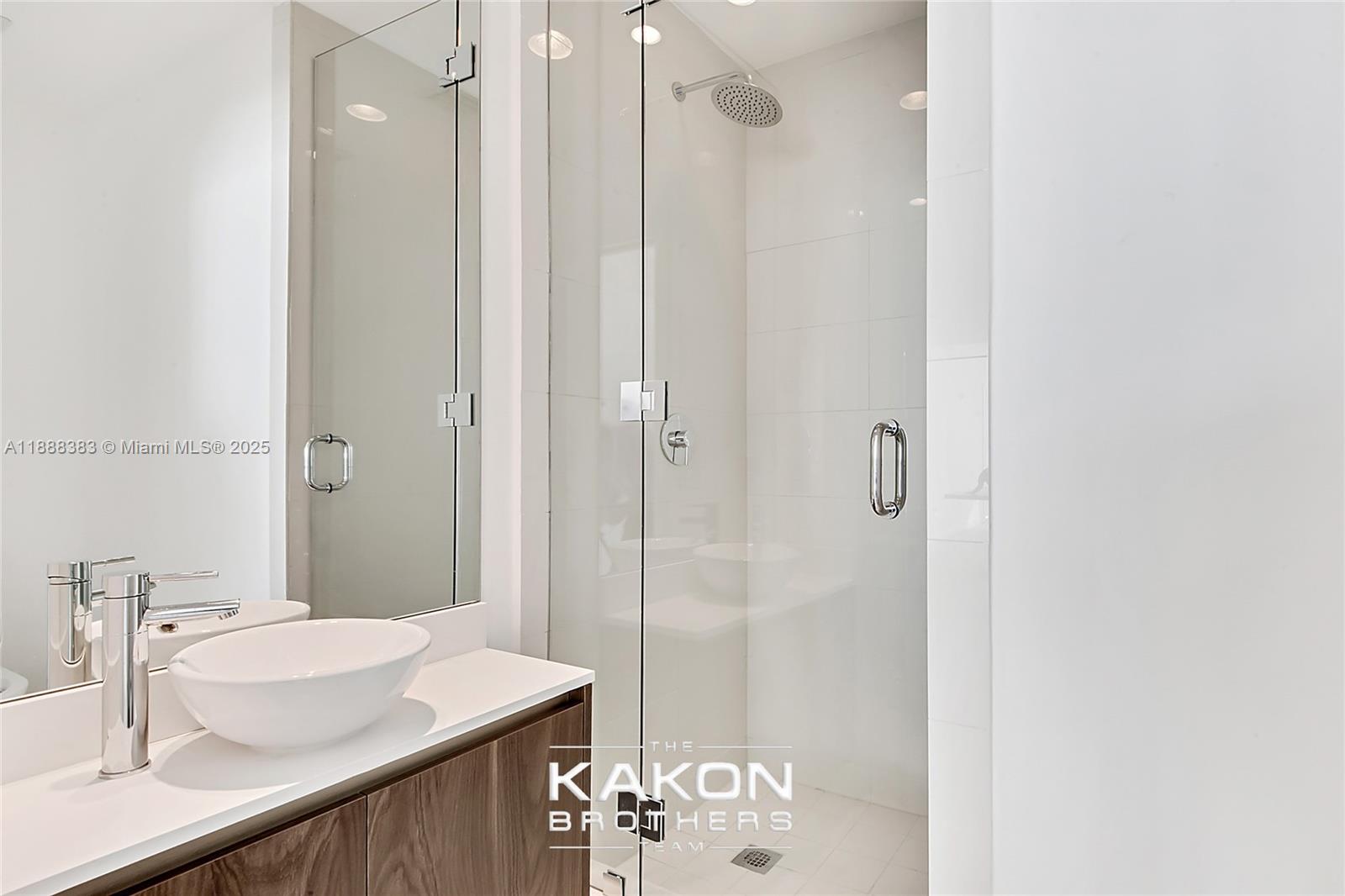 GRAN PARAISO CONDO - Residential