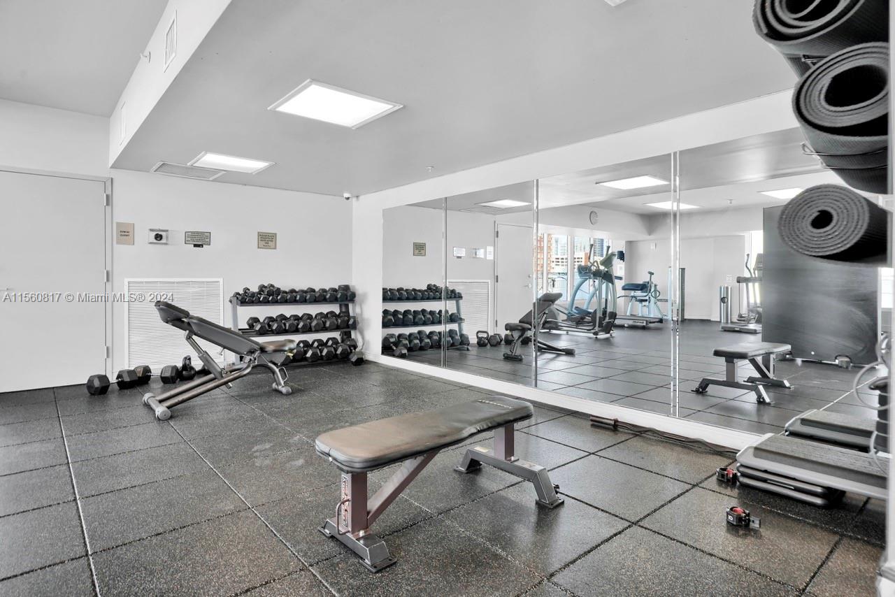 1800 BISCAYNE PLAZA CONDO - Residential