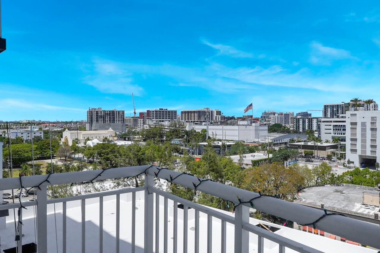 1800 BISCAYNE PLAZA CONDO - Residential