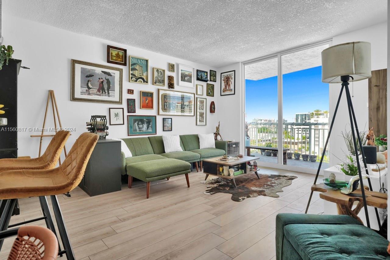 1800 BISCAYNE PLAZA CONDO - Residential