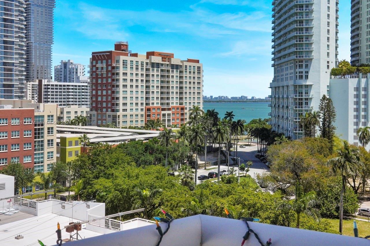 1800 BISCAYNE PLAZA CONDO - Residential