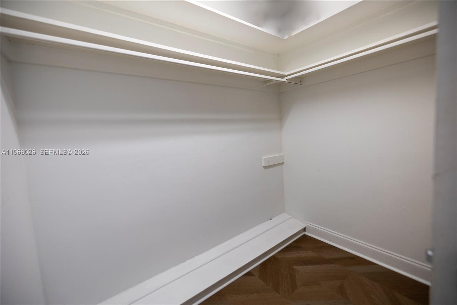 ISLANDER CONDO APTS - Residential