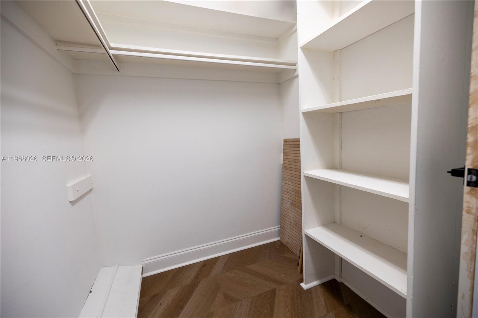 ISLANDER CONDO APTS - Residential