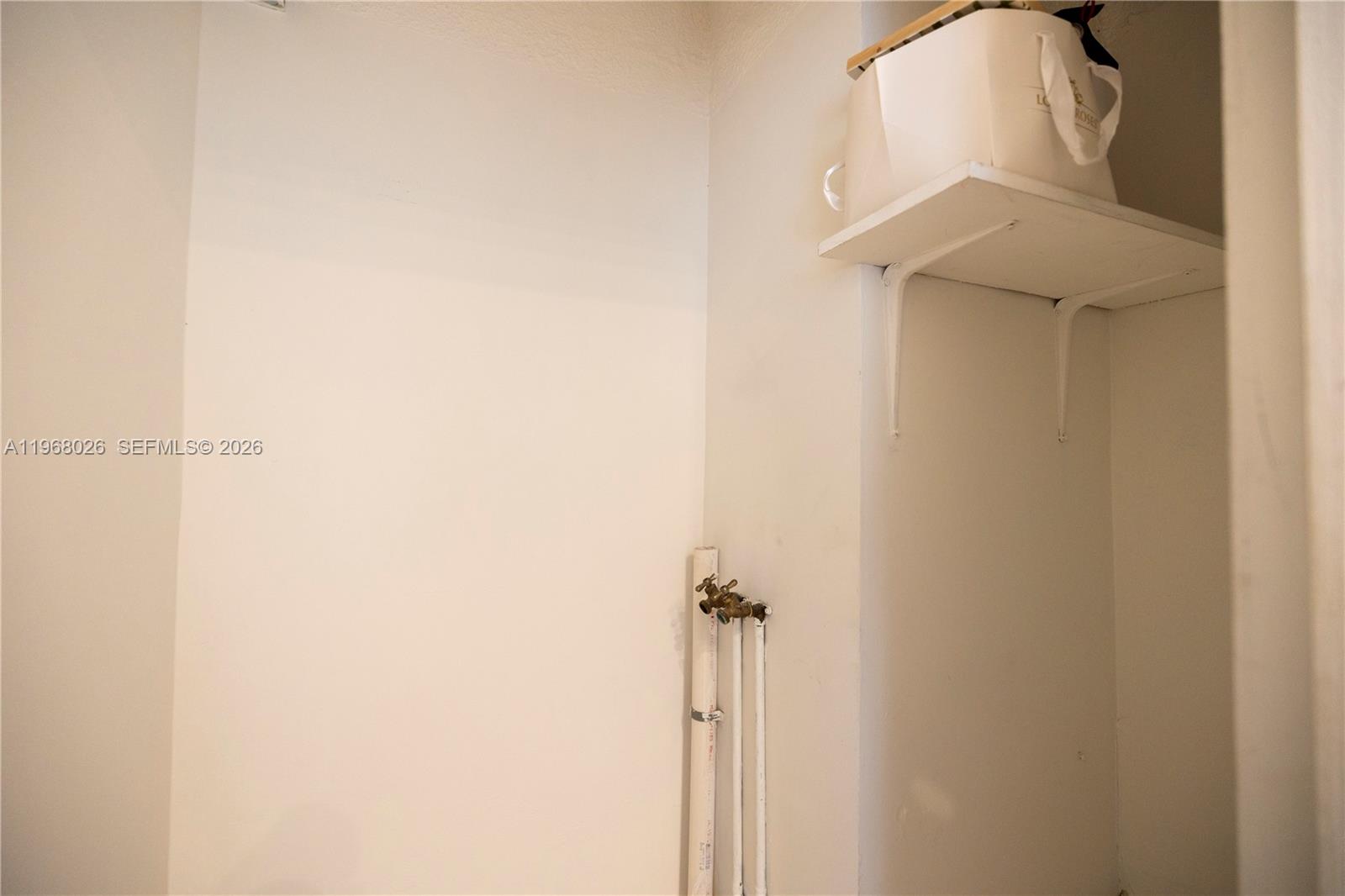 ISLANDER CONDO APTS - Residential