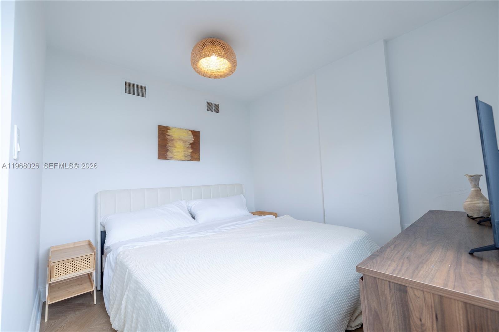 ISLANDER CONDO APTS - Residential