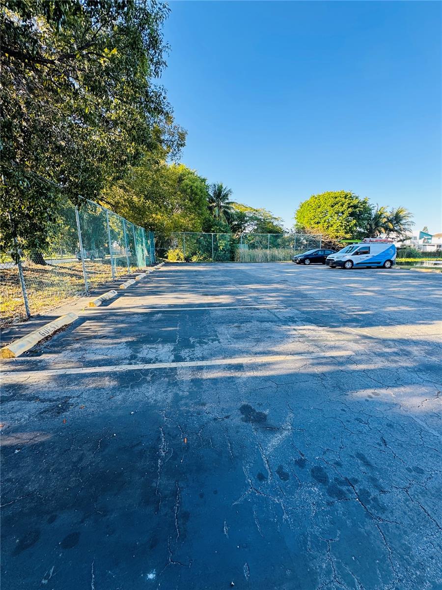 GARDEN LAKE TOWERS CONDO - Residential Lease