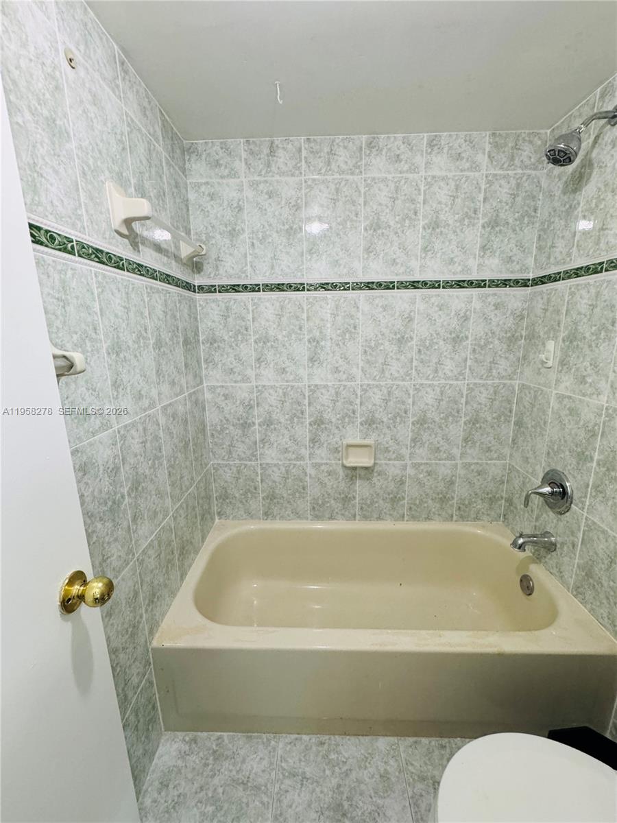 GARDEN LAKE TOWERS CONDO - Residential Lease