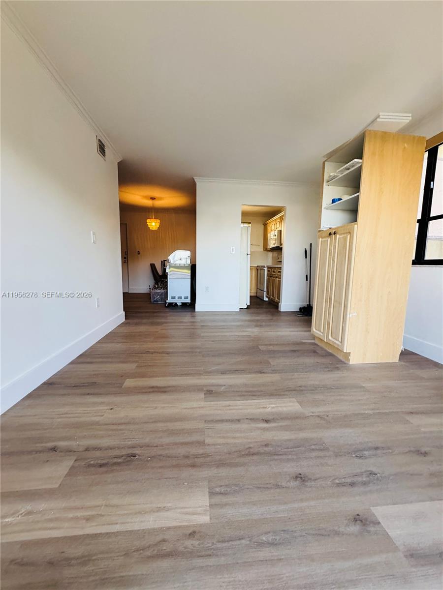 GARDEN LAKE TOWERS CONDO - Residential Lease