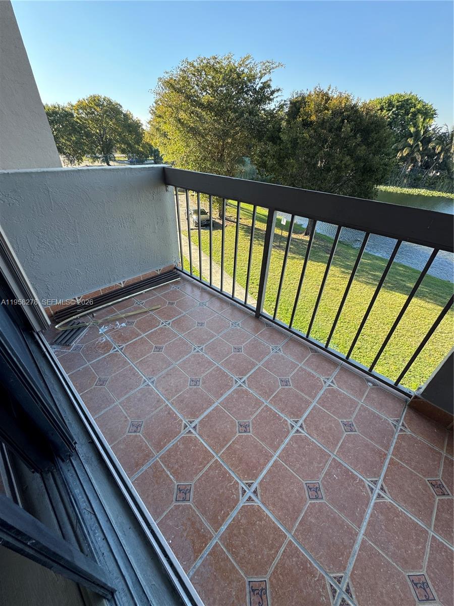 GARDEN LAKE TOWERS CONDO - Residential Lease