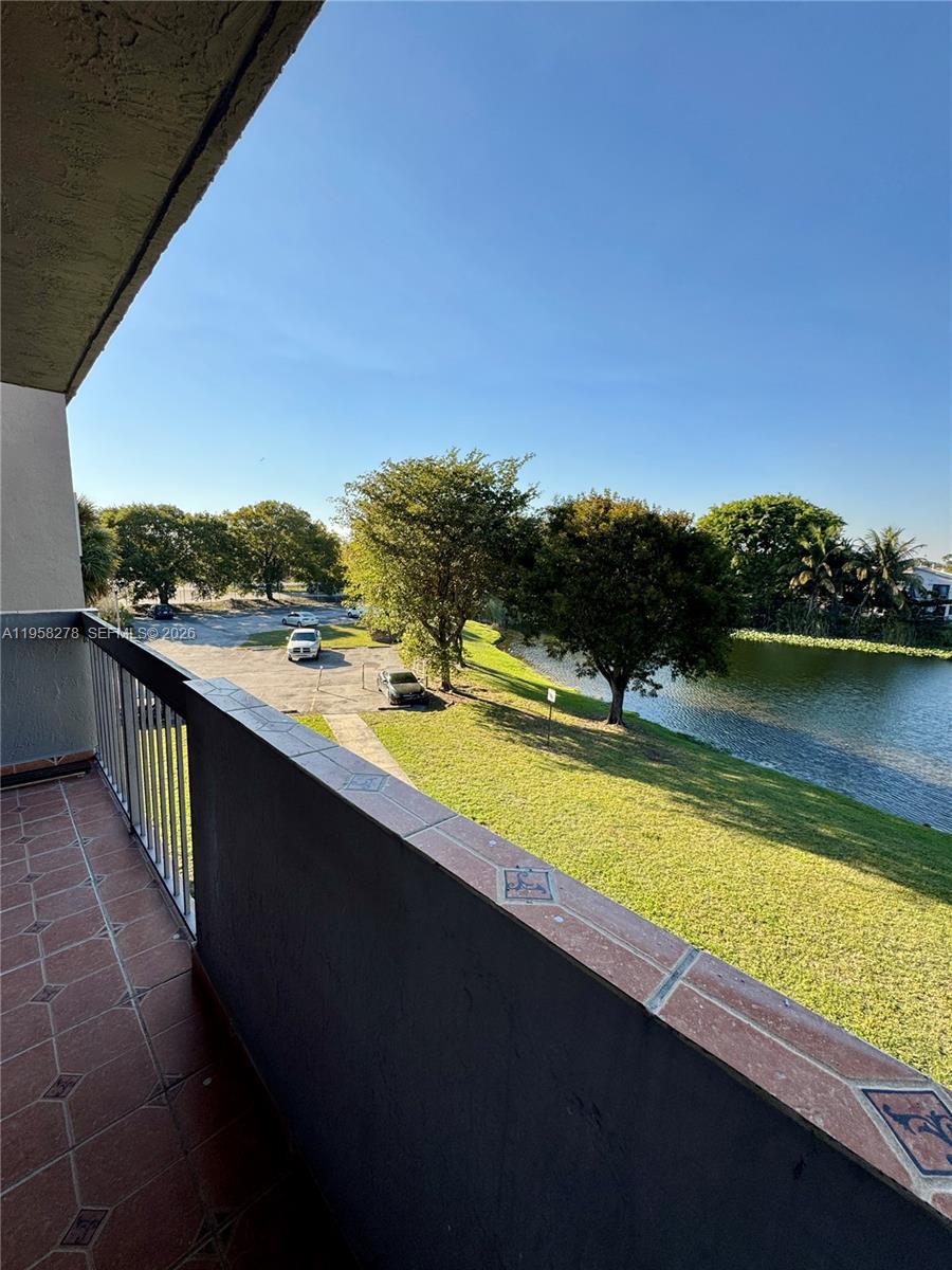 GARDEN LAKE TOWERS CONDO - Residential Lease