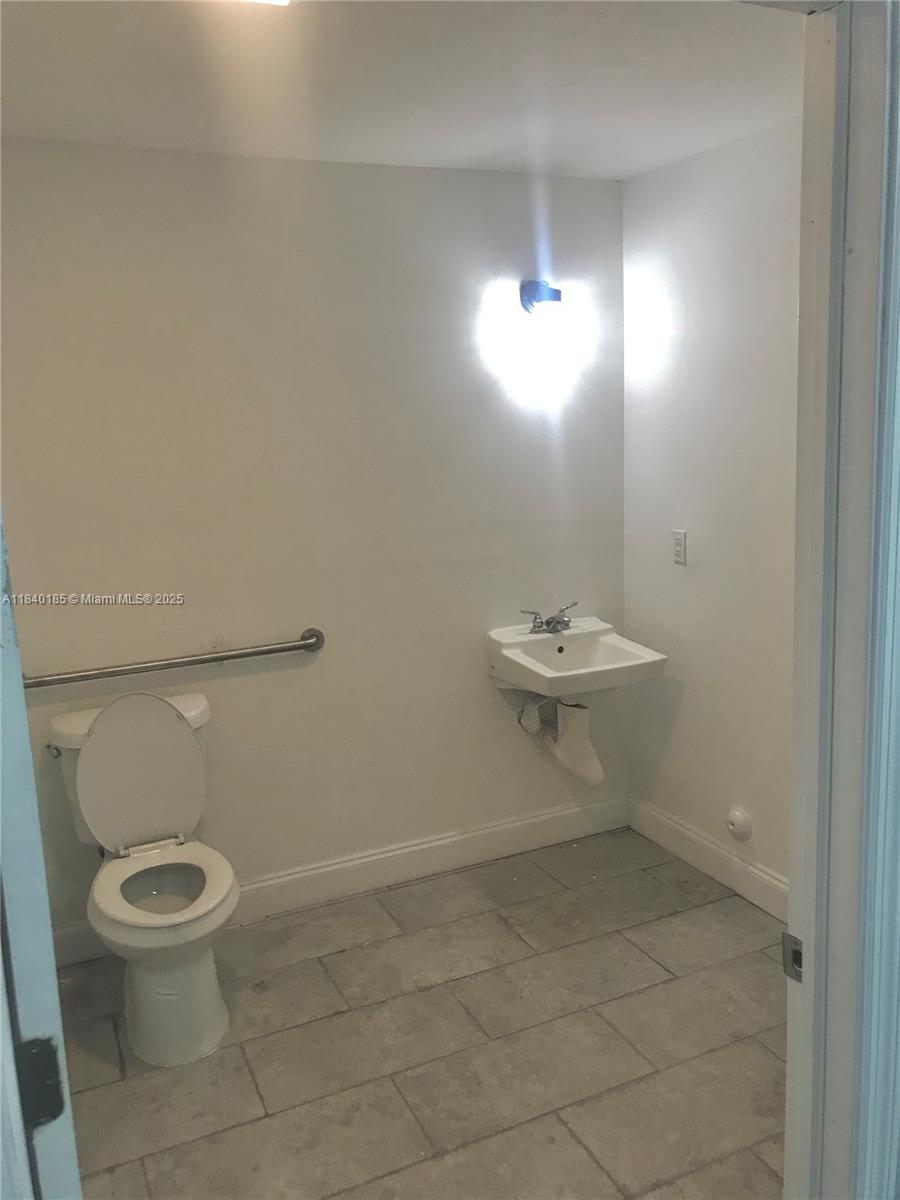 3177 NW 54th St