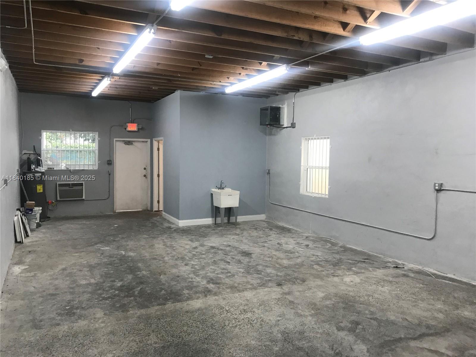 3177 NW 54th St