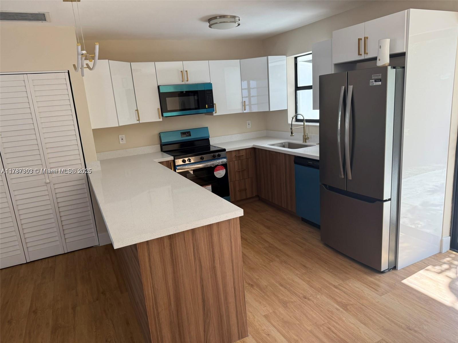 Rental Property at 750 S 61st Ave, Hollywood, Broward County, Florida - Bedrooms: 3 
Bathrooms: 2  - $3,280 MO.
