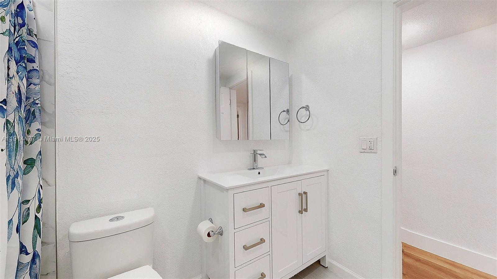 LE JEUNE MANOR CONDO - Residential Lease