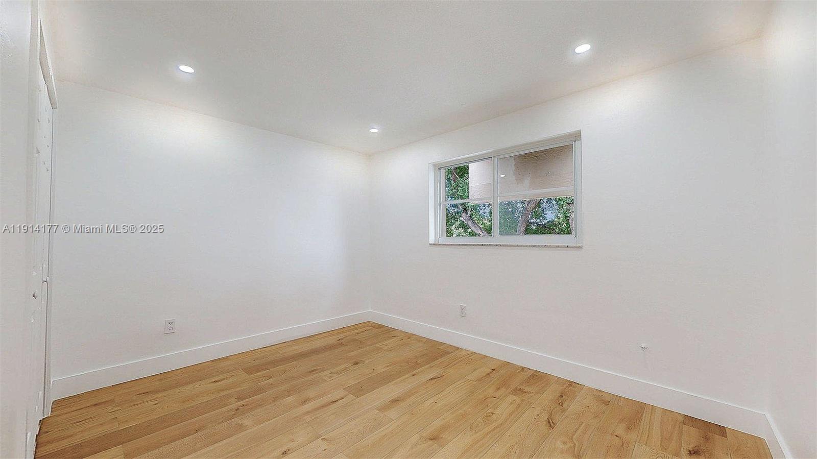 LE JEUNE MANOR CONDO - Residential Lease