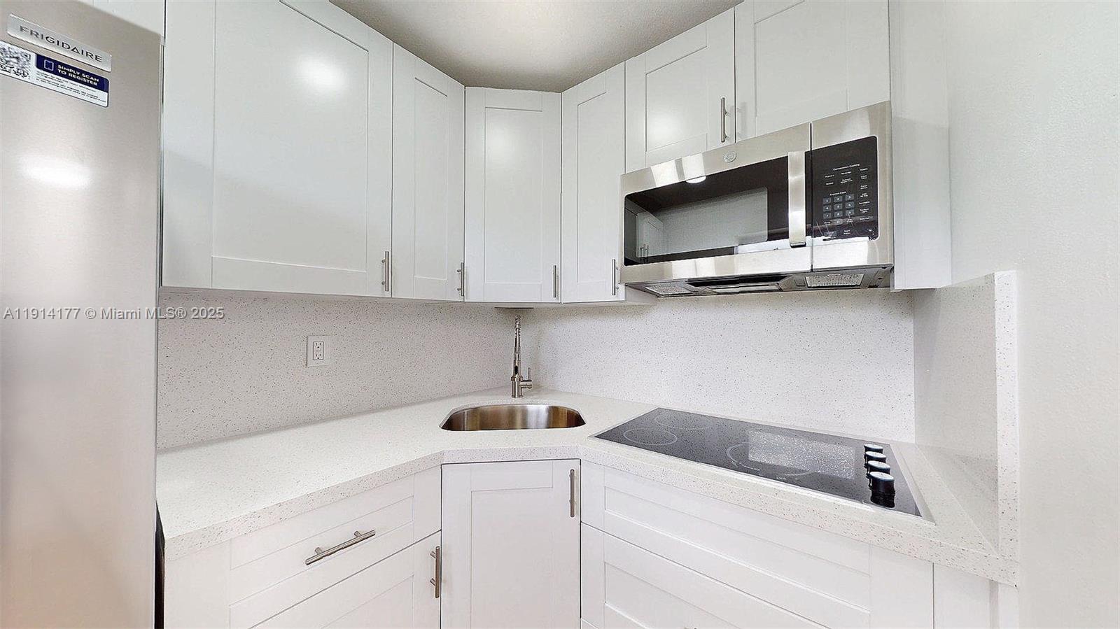 LE JEUNE MANOR CONDO - Residential Lease