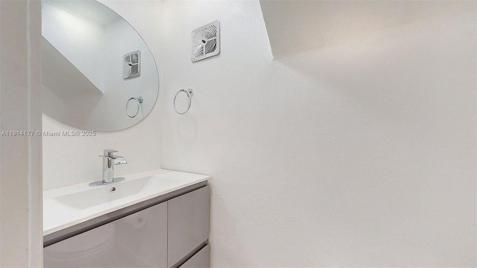 LE JEUNE MANOR CONDO - Residential Lease