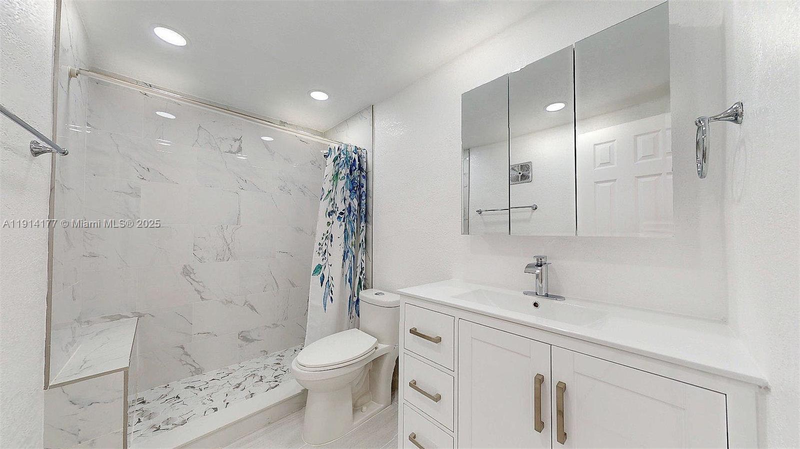 LE JEUNE MANOR CONDO - Residential Lease