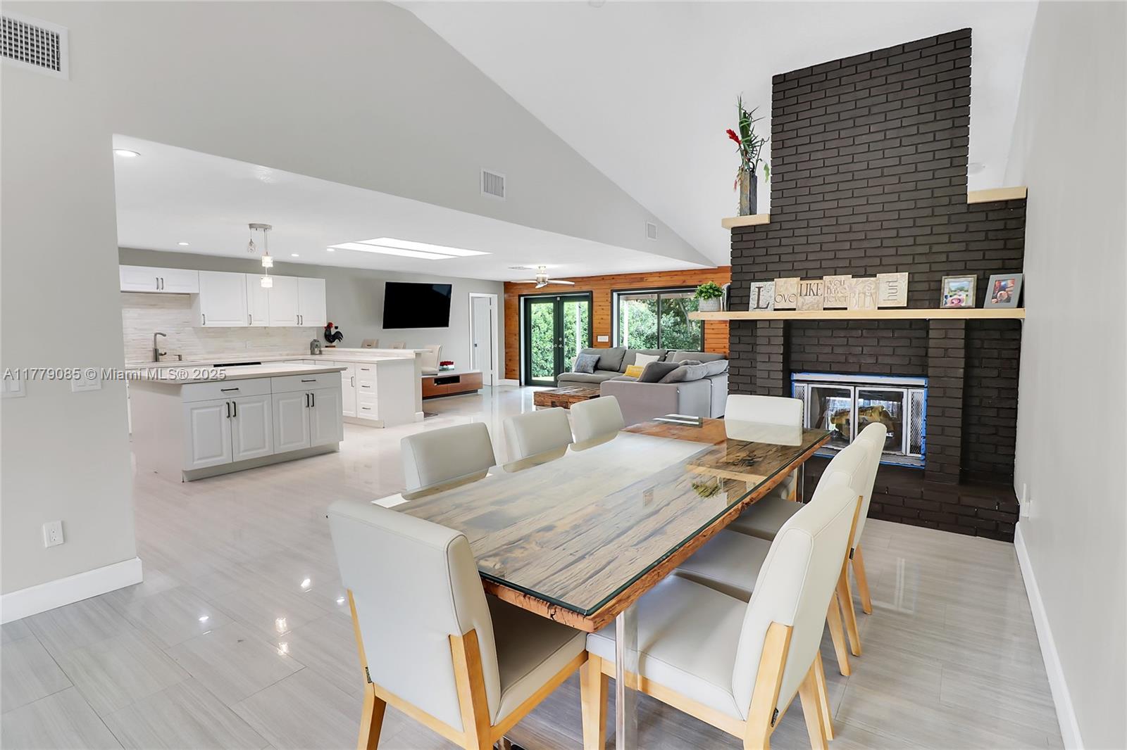 LAKE MARANATHA ESTATES - Residential