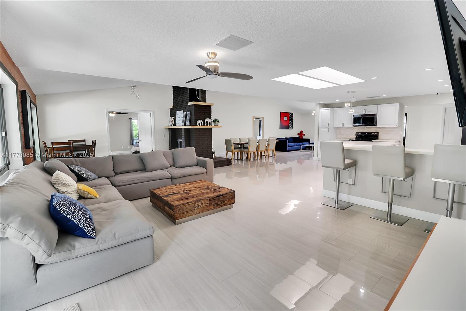 LAKE MARANATHA ESTATES - Residential