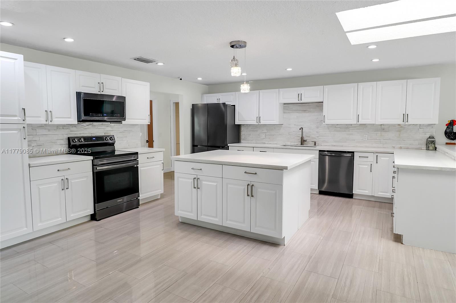 LAKE MARANATHA ESTATES - Residential